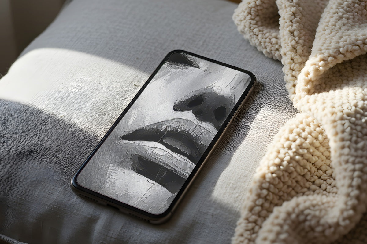 7 Black and White iPhone Wallpapers to Set the Tone for Your Morning