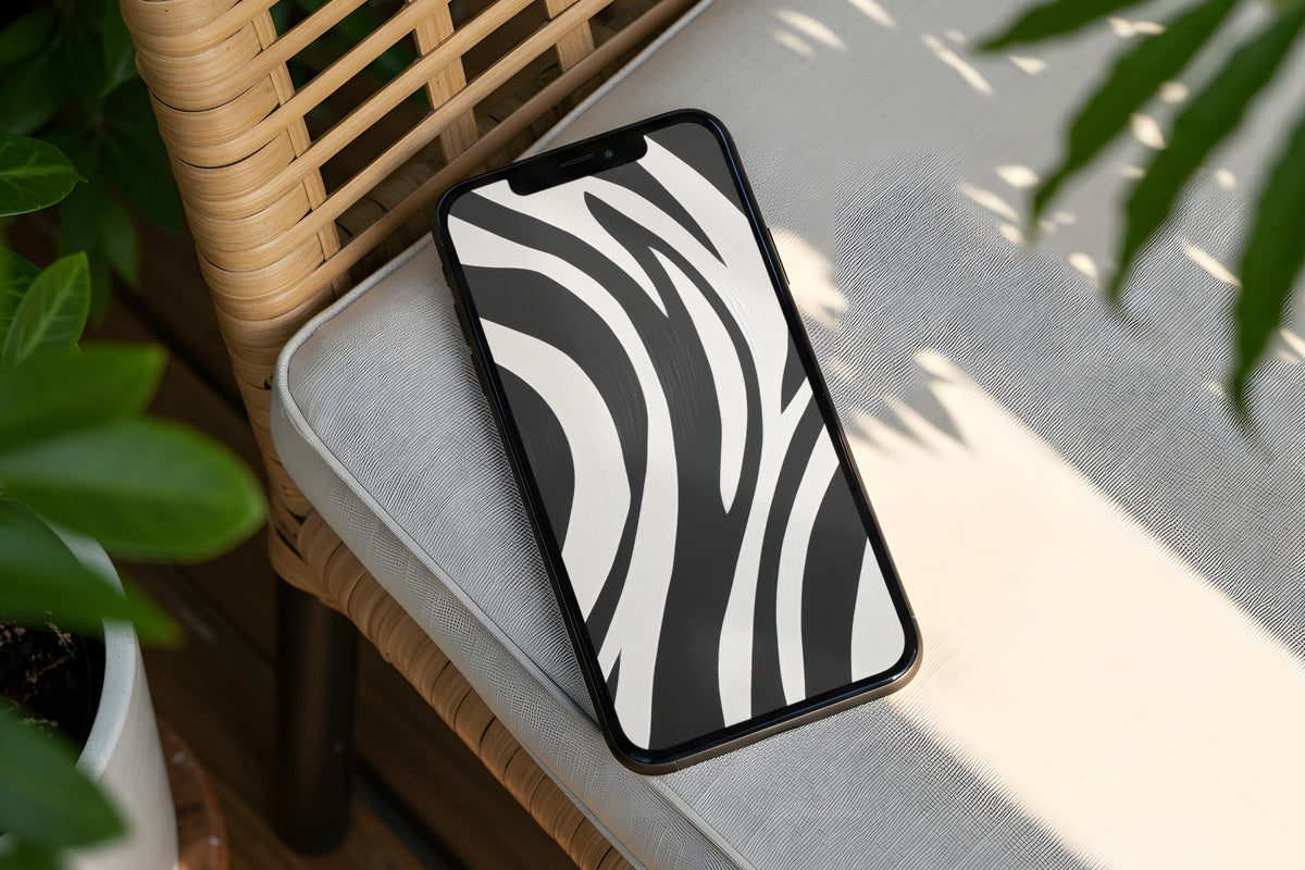 8 Black And White iPhone Wallpapers to Refresh Your Screen This Season